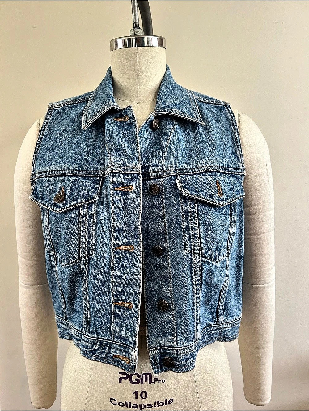 Vintage 1996 Levi's White Tab Cropped Denim Vest - Style 77709 - Size M